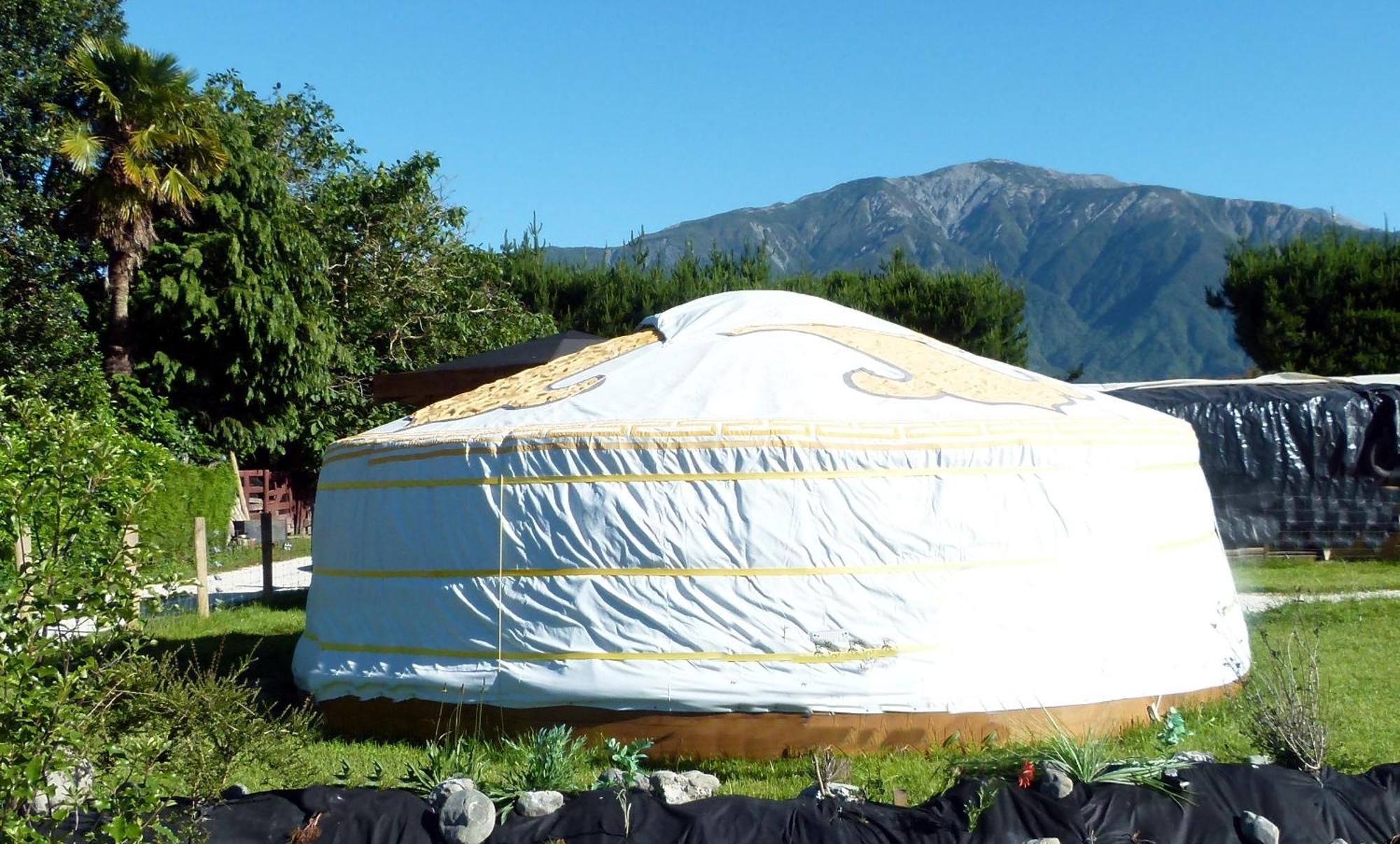 Wacky Stays - Unique Farm-Stay Glamping Rentals, Free Animal Feeding Tours Кайкоура Экстерьер фото