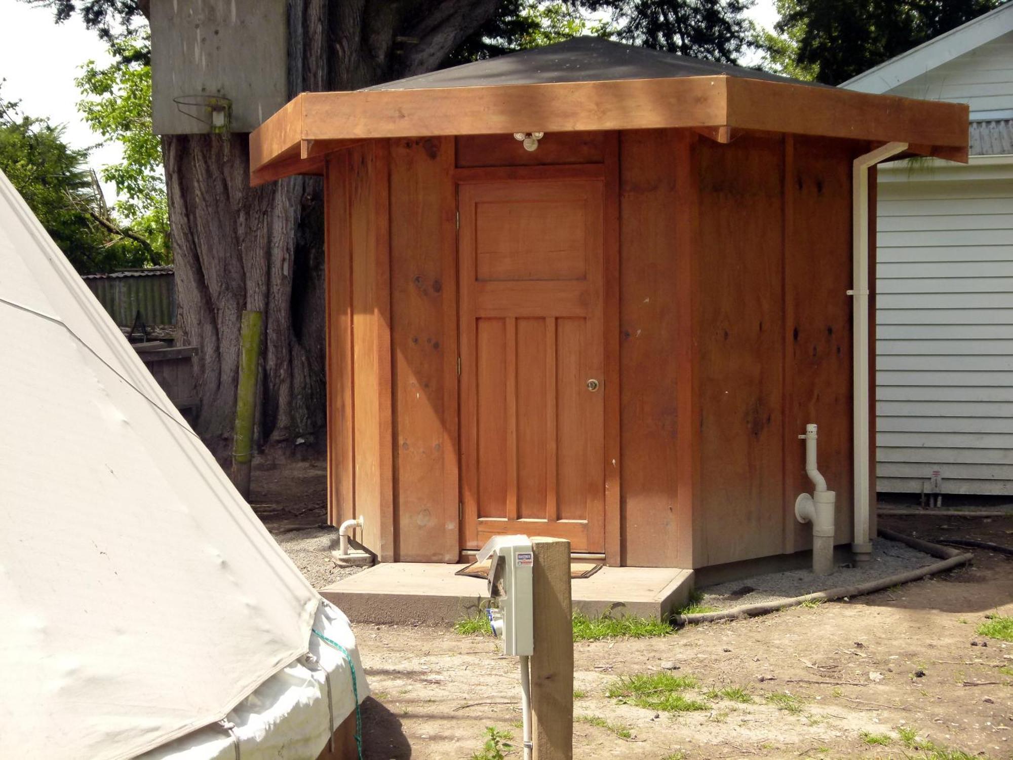 Wacky Stays - Unique Farm-Stay Glamping Rentals, Free Animal Feeding Tours Кайкоура Экстерьер фото