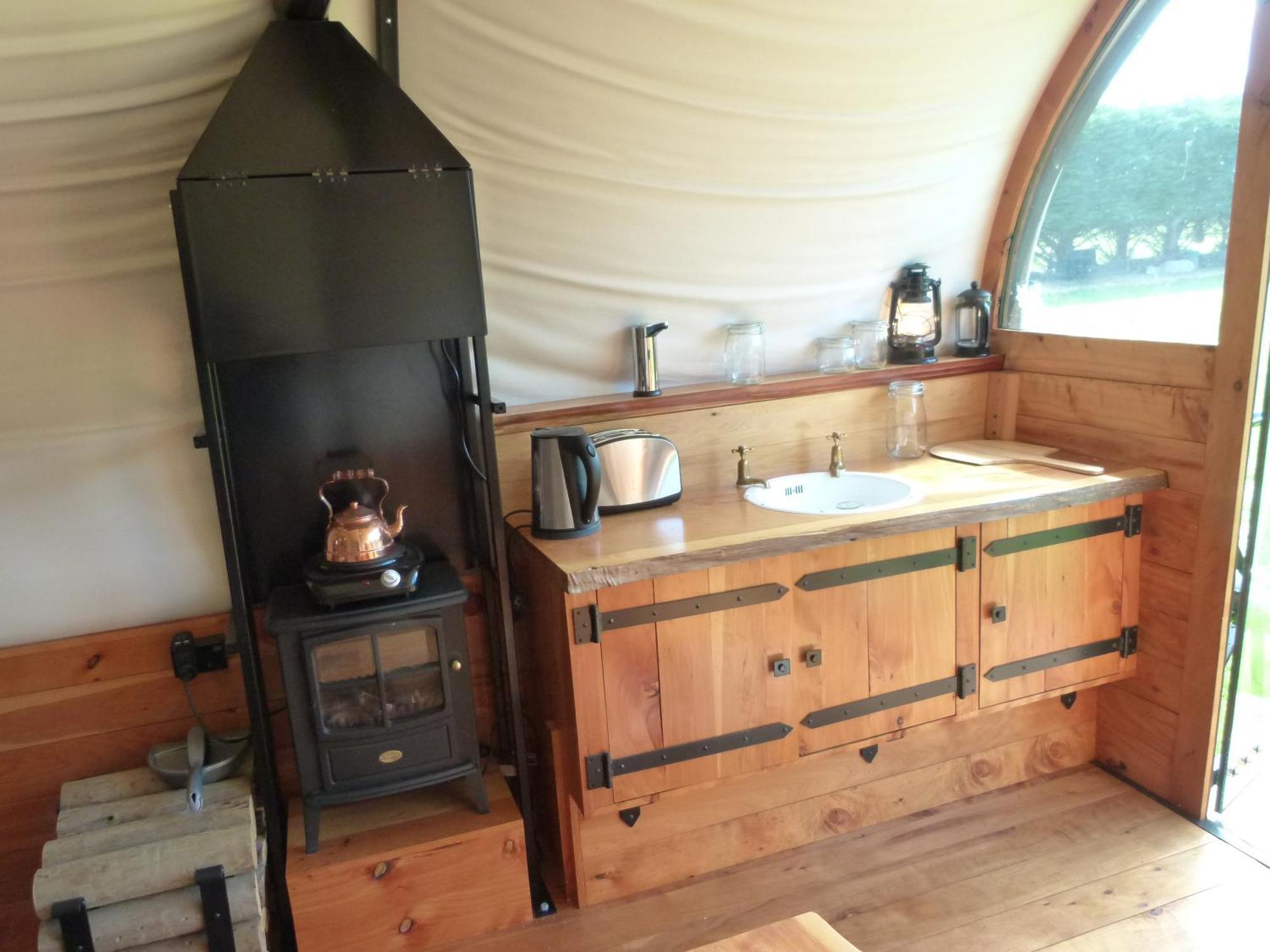 Wacky Stays - Unique Farm-Stay Glamping Rentals, Free Animal Feeding Tours Кайкоура Экстерьер фото
