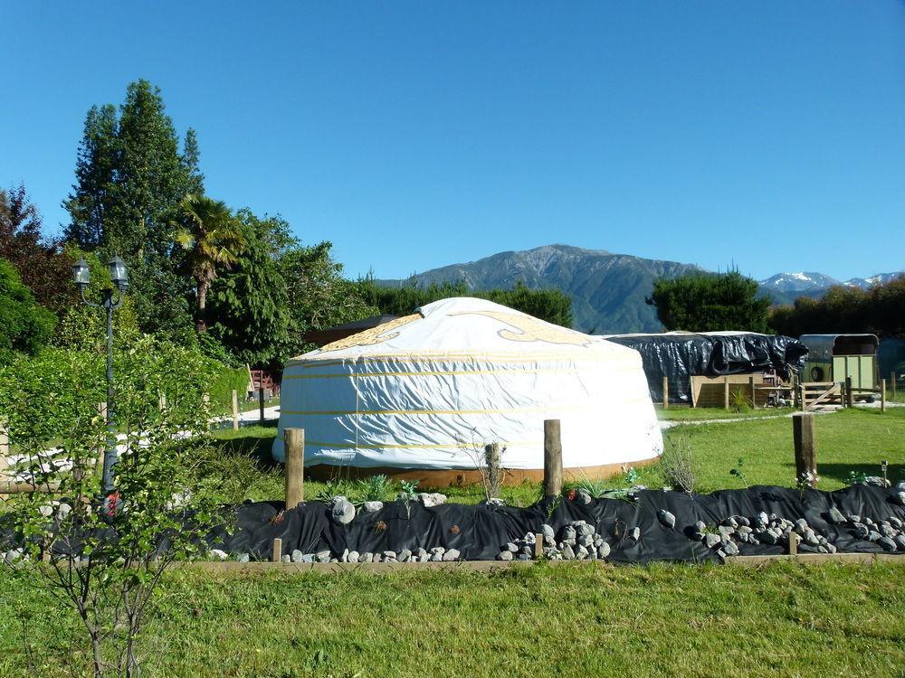 Wacky Stays - Unique Farm-Stay Glamping Rentals, Free Animal Feeding Tours Кайкоура Экстерьер фото