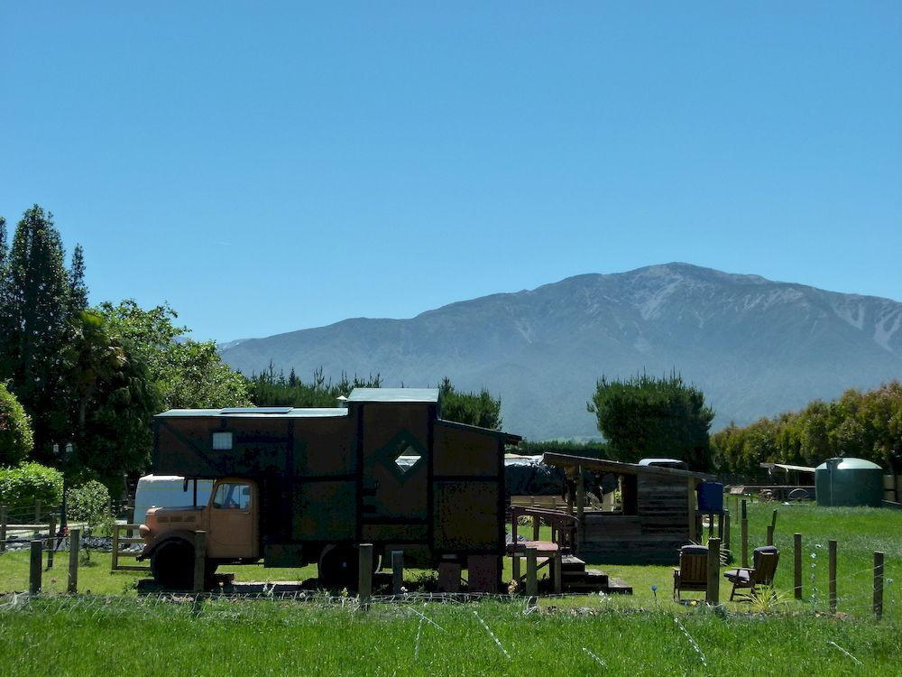 Wacky Stays - Unique Farm-Stay Glamping Rentals, Free Animal Feeding Tours Кайкоура Экстерьер фото