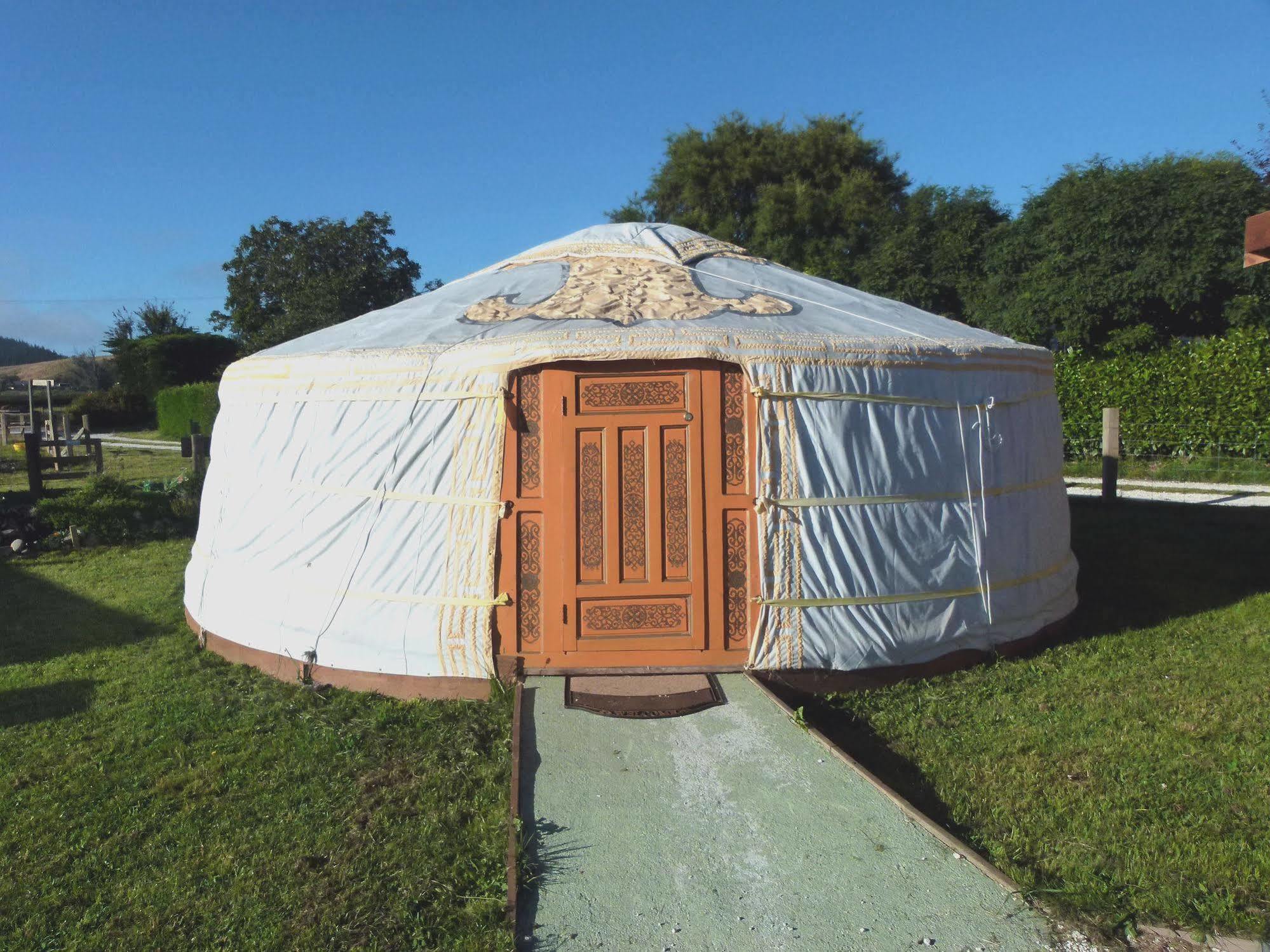 Wacky Stays - Unique Farm-Stay Glamping Rentals, Free Animal Feeding Tours Кайкоура Экстерьер фото