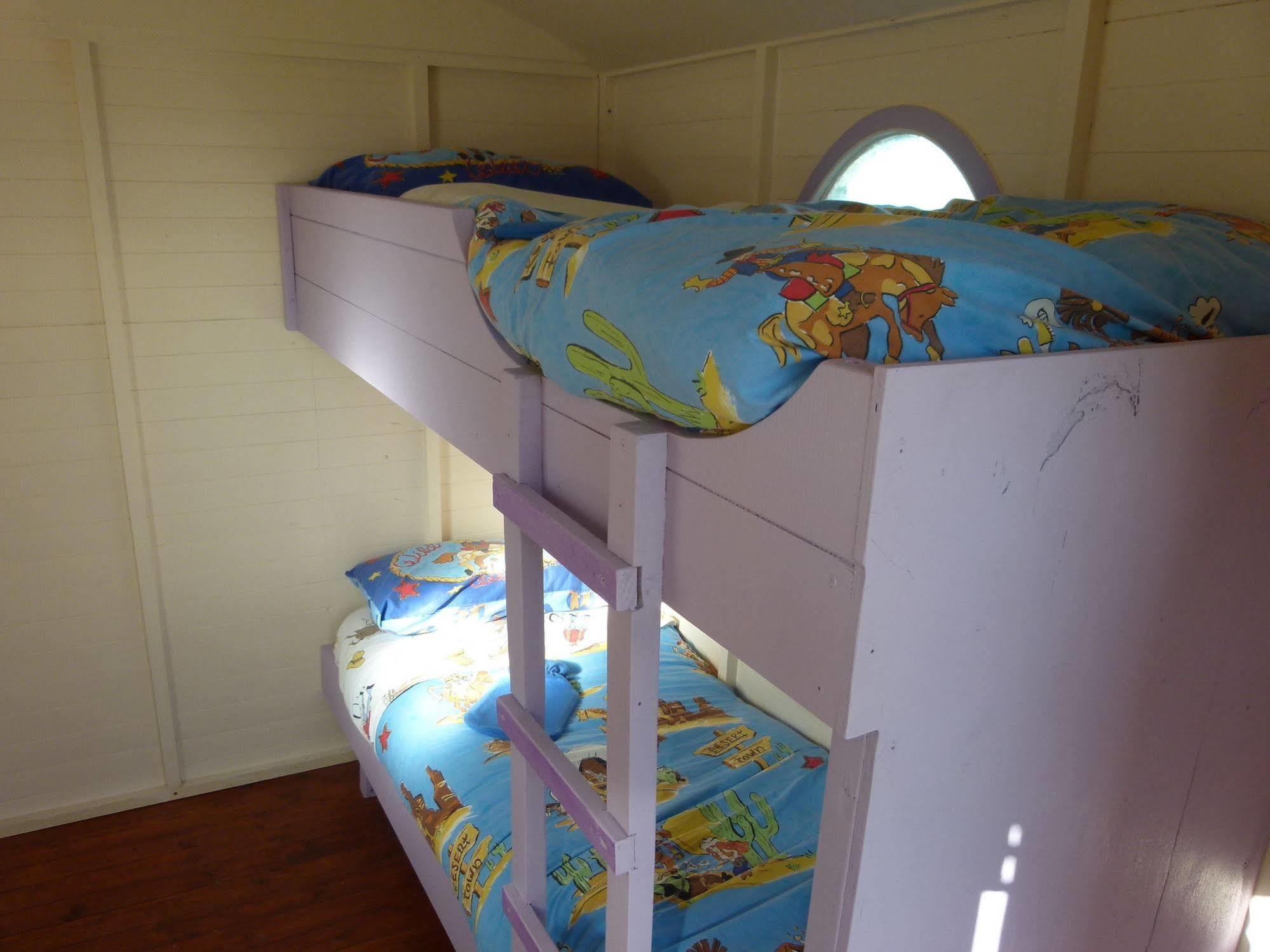 Wacky Stays - Unique Farm-Stay Glamping Rentals, Free Animal Feeding Tours Кайкоура Экстерьер фото